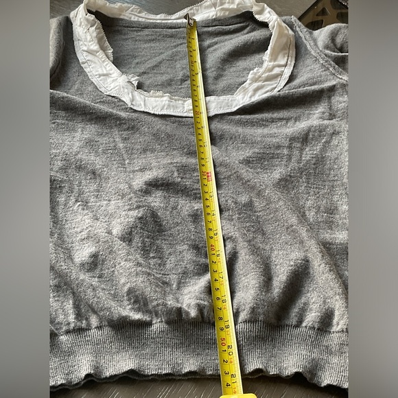 THEORY Wool Scoop Neck with White Ruffle neckline and cuffs . - Picture 6 of 8